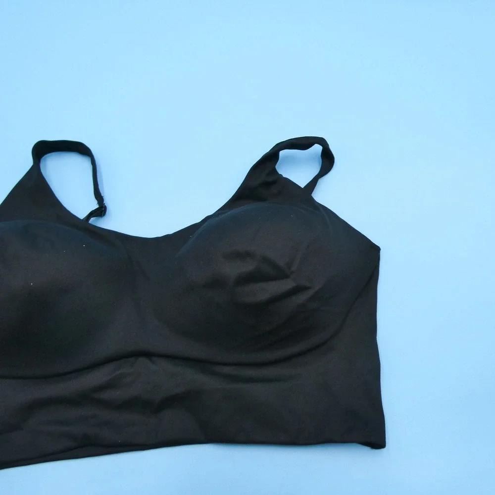 Victoria's Secret Sports Bra Womens 38D On Point Black Strappy Back‎ Polyester